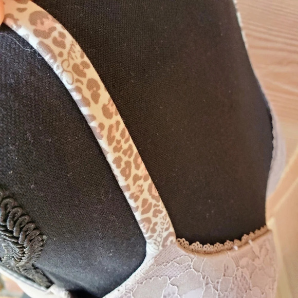 Victoria's Secret Body by Victoria Lined Demi Bra 32DDD - Picture 10 of 16